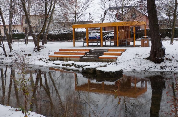 Tři miliony korun proměnily park Bezděkov, návštěvníci se dočkali nového altánu a odpočinkových zón