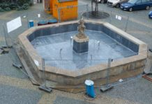 Historická kašna v Lanškrouně je po rekonstrukci hotova, na jaře opět zatryská voda