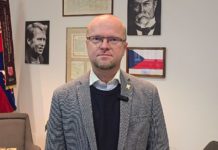 Hejtman Netolický vyzývá k respektu a míru: Pardubický kraj vstupuje do 26. roku existence