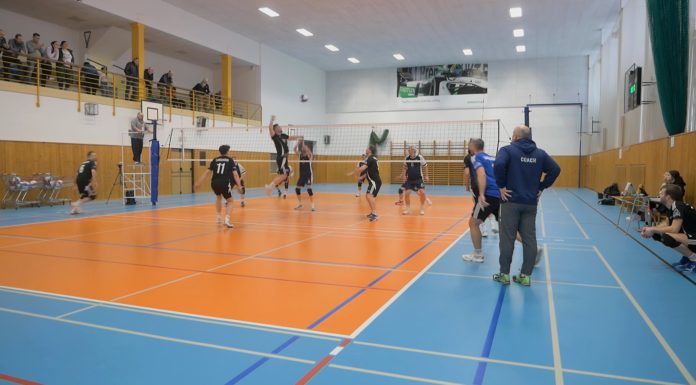 Českotřebovský zimní stadion se proměnil v ledové divadlo, zlatý Tadeáš porazil 200 soupeřů