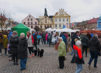 Velikonoční Flerjarmark v České Třebové přivolával jaro řemesly, semínkovými koulemi i koňským kočárem