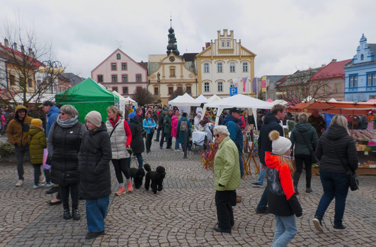 Velikonoční Flerjarmark v České Třebové přivolával jaro řemesly, semínkovými koulemi i koňským kočárem