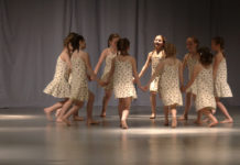 Krajská přehlídka scénického tance roztančila Roškotovo divadlo, postupují soubory z Lanškrouna