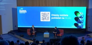 Ministr dopravy přijel do Pardubic přesvědčit studenty, že budoucnost železnice leží v jejich rukou