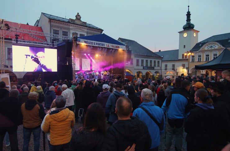 Tublatanka rozparádila Mírové náměstí, festival Město v pohybu 2026 v Ústí nad Orlicí uzavřeli The Backwards