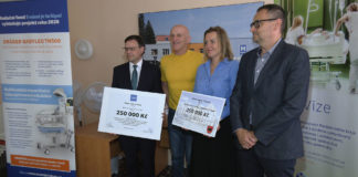 Nový inkubátor pro miminka v Orlickoústecké nemocnici podpořila přes Nadační fond S námi je tu lépe! dvě města