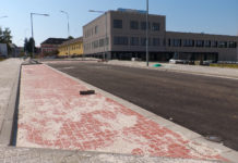 Ústí nad Orlicí buduje v areálu Perla 01 nové komunikace, chodníky i parkoviště