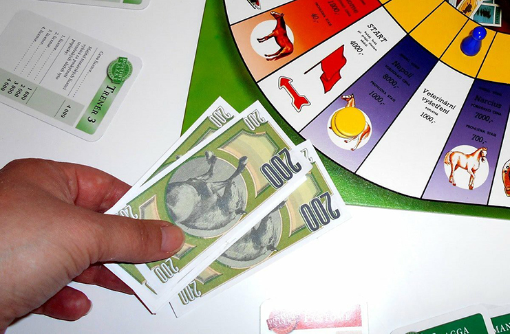 Co dělali naši rodiče jako děti? – Hráli Dostihy a sázky (2. část)