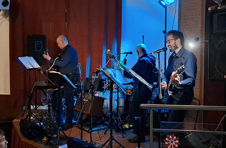 Hudební kavárna – Tiger Swing