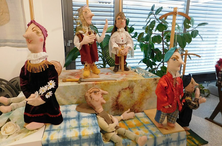 Vernisáž: Loutky a bejlí